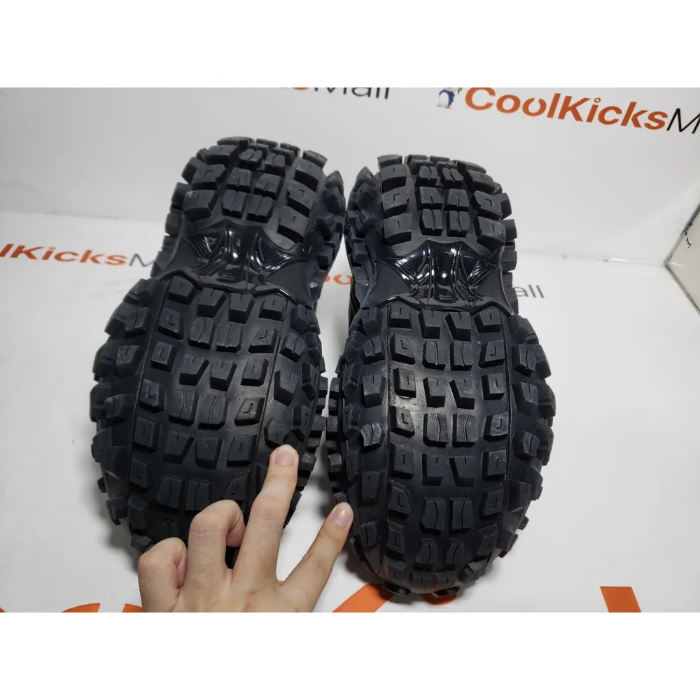 PKGoden Balenciaga Defender Black 685613 W2RA6 1000
