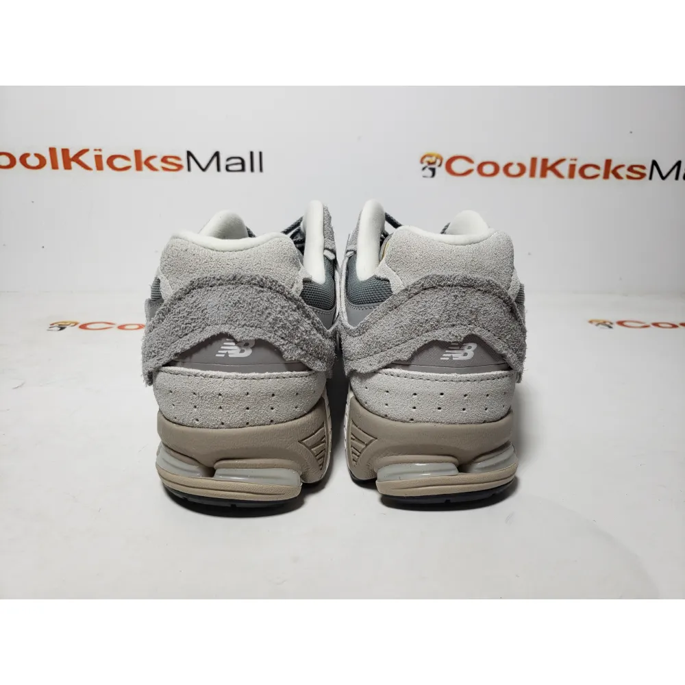GET New Balance 2002R Protection Pack Grey,M2002RDM