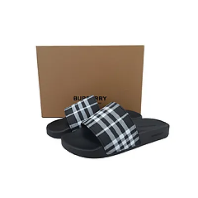 GET Burberry Slide Black 2 02