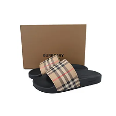 GET Burberry Slide Khaki 02