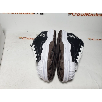 MIHARA YASUHIRO White And Black Background,NO.762 02