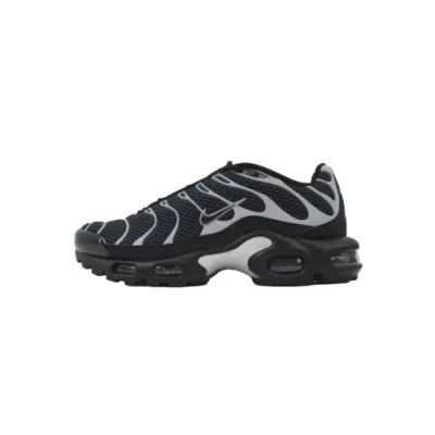 G5 Air Max Plus Premium Black Metallic Silver HQ3029-001 01