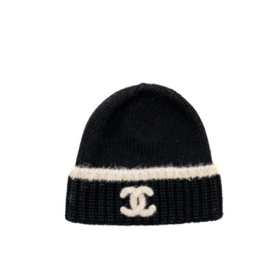 Chanel beanie hat wool/cashmere black / white 01