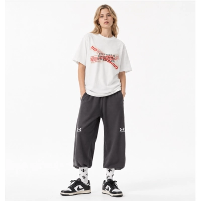 Martin Margiela-603 T-shirt + Balenciaga x Under Armour Baggy Sweatpants 01