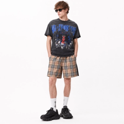 Vale Valley Forever Dreams Big Panther Tee Black + Burberry classic Black-trimmed check shorts 01