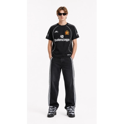 Balenciaga joint Manchester United football embroidered T-Shirts Black + Balenciaga/Adidas joint three-bar ribbon washed Jeans 1 01