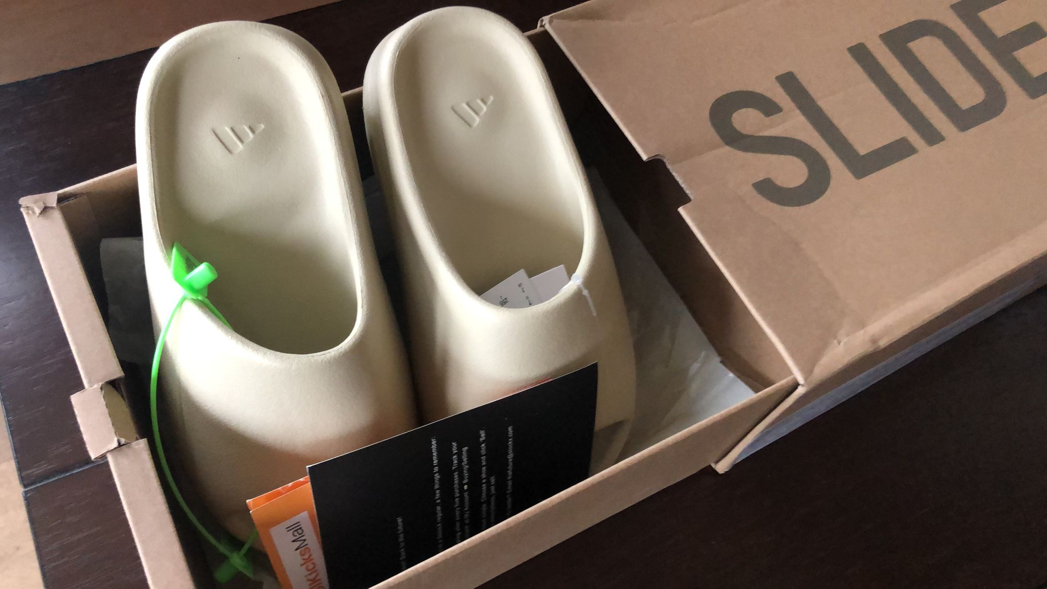 Cool Kicks | G5 Yeezy Slide Bone (2022 Restock),FZ5897    review 1