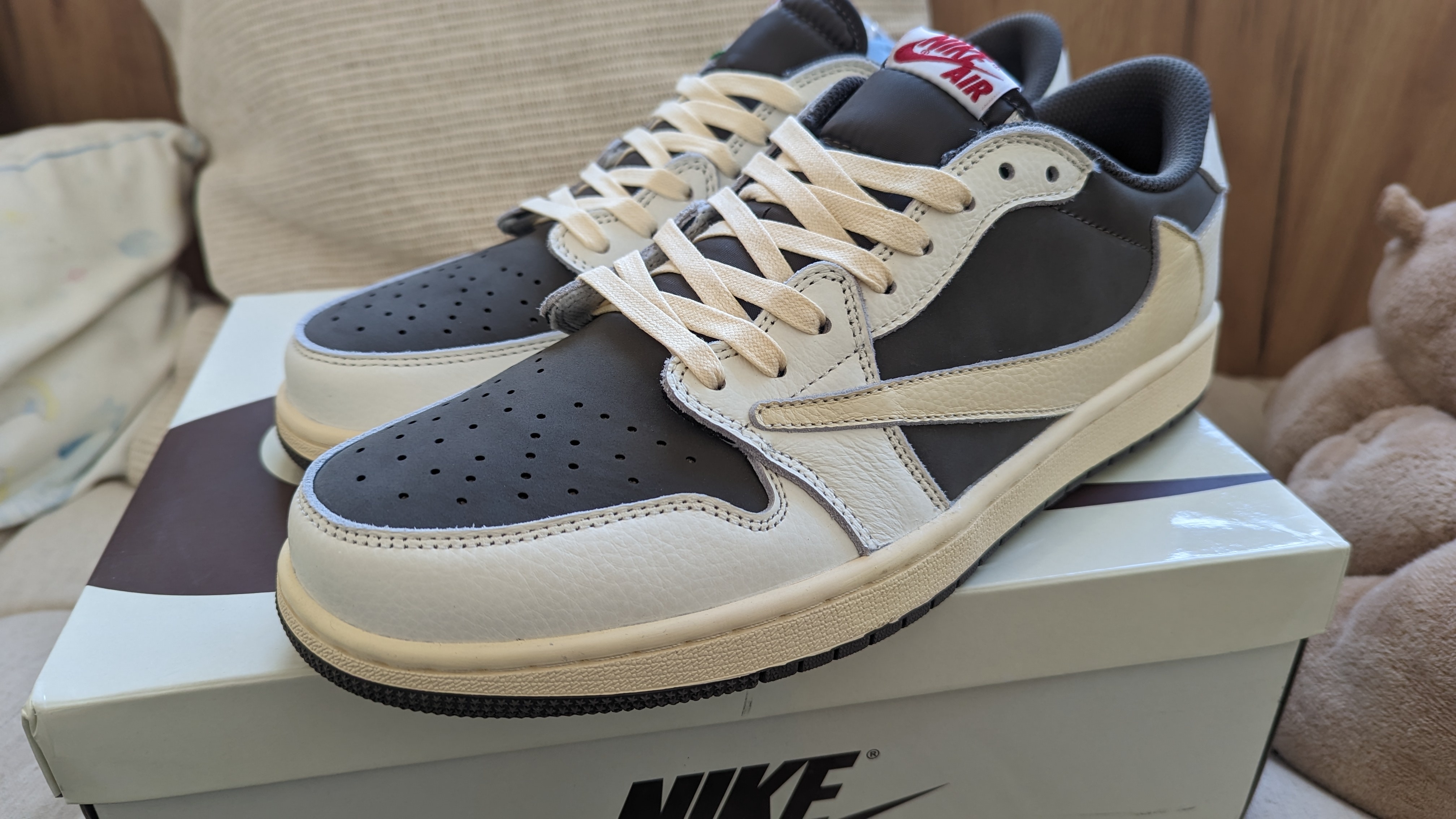 G5 Air Jordan 1 Low White BrownBarb Travis Scott,DM7866-162 review Thibaud C.