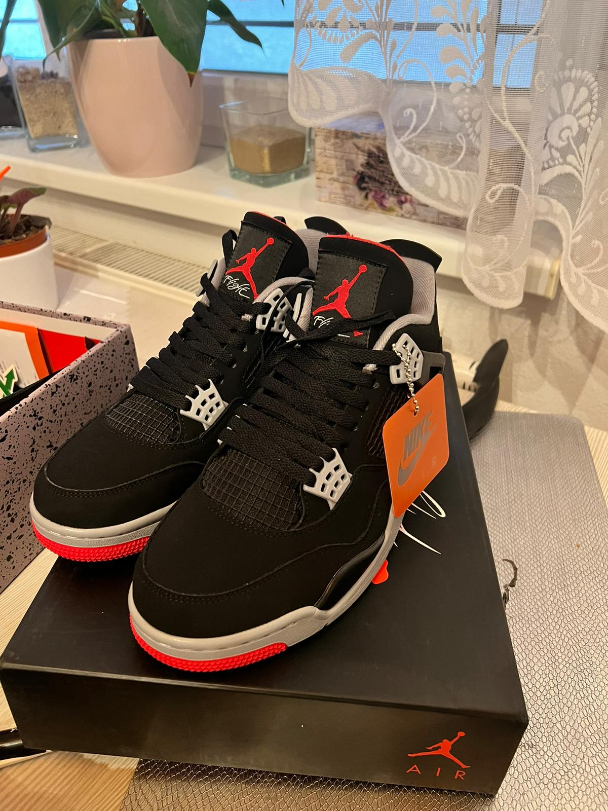 PKGoden Air Jordan 4 Retro Bred (2019),308497-060 review Steve Robles 01