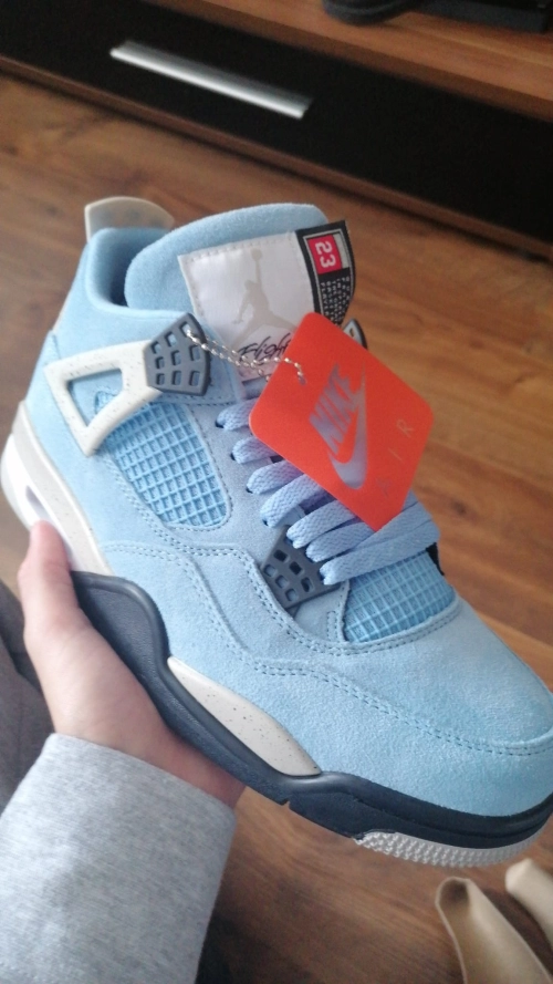 GET Air Jordan 4 SE University Blue, CT8527-400 review 