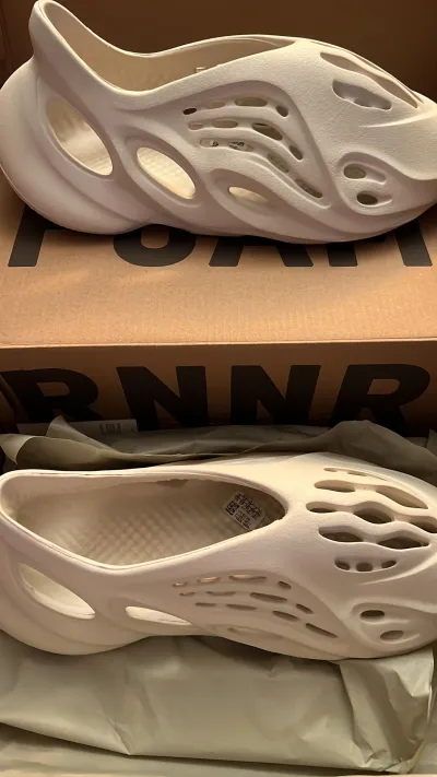Cool Kicks | G5 Yeezy Foam RNNR Ararat, G55486 review coolkicksmall  01