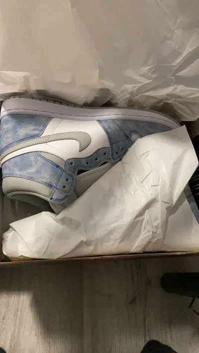Coolkicks | GET Air Jordan 1 Retro High GET Hyper Royal,555088-402 review coolkicksmall  01
