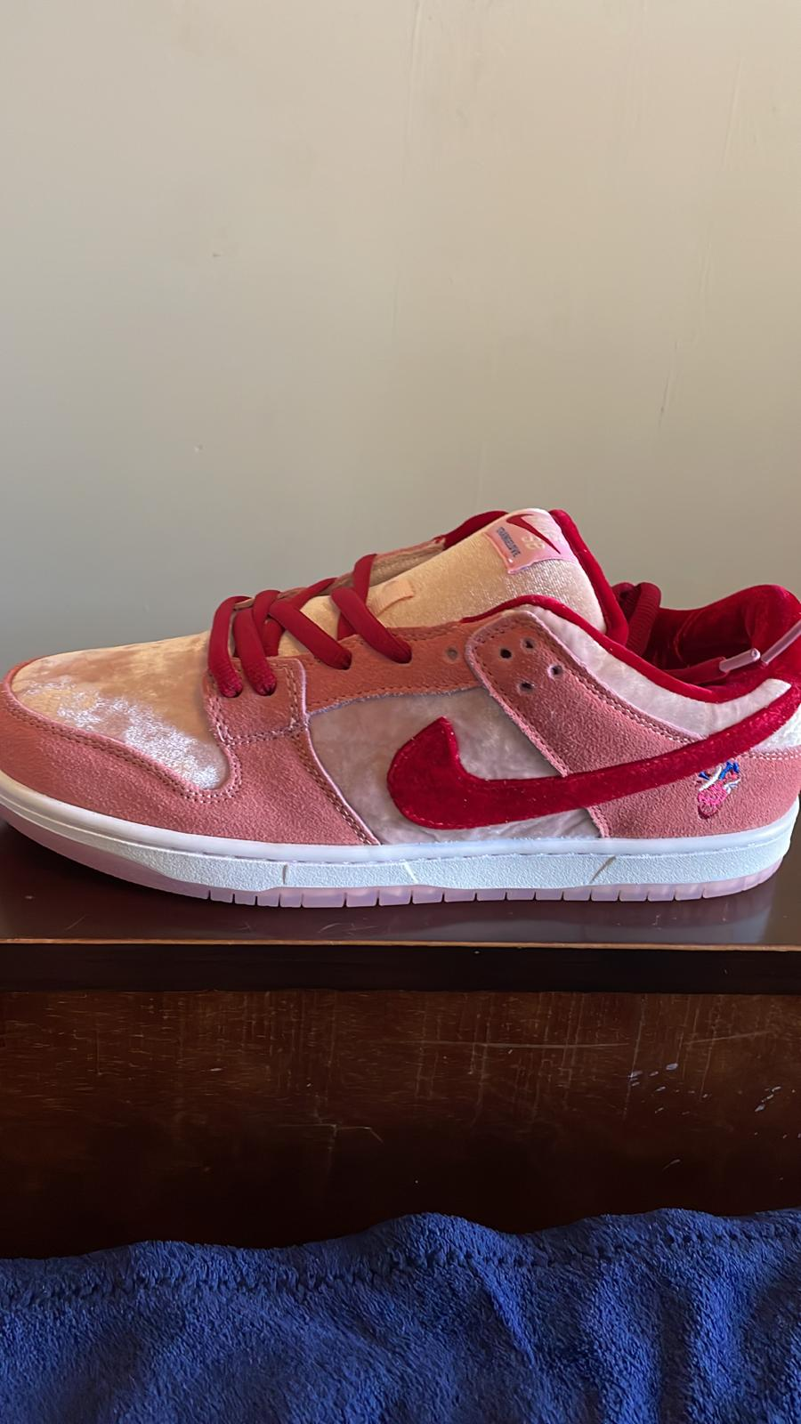 Cool Kicks | GET SB Dunk Low StrangeLove Skateboards ,CT2552-800 review shop cool kicks 01