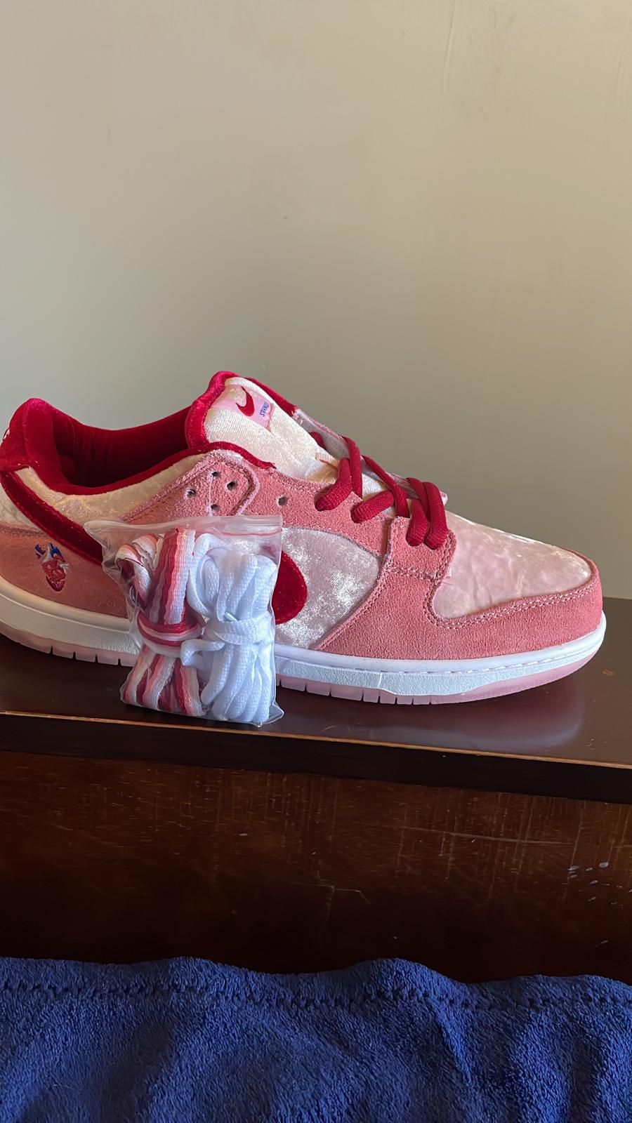 Cool Kicks | GET SB Dunk Low StrangeLove Skateboards ,CT2552-800 review shop cool kicks 03