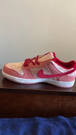 Cool Kicks | GET SB Dunk Low StrangeLove Skateboards ,CT2552-800 review shop cool kicks 05
