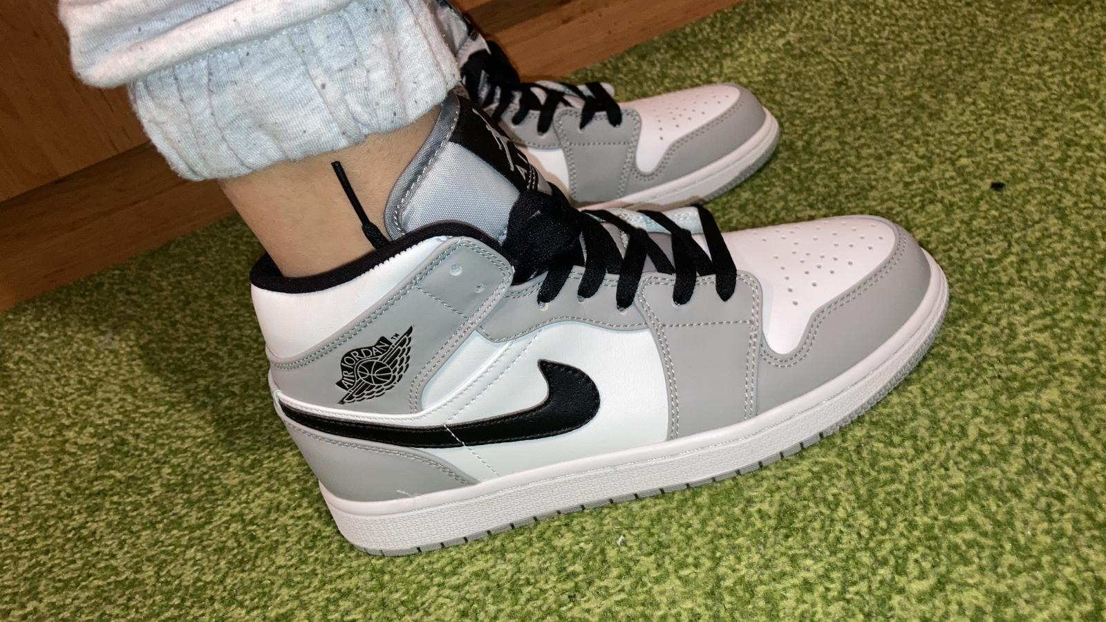 Coolkicks | GET Air Jordan 1 Mid Light Smoke Grey,554724-092 review 1