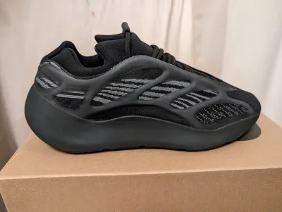 Coolkicks PKGoden Yeezy 700 V3 Alvah,H67799 review jayden 00