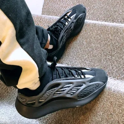 Coolkicks PKGoden Yeezy 700 V3 Alvah,H67799 review jayden 01