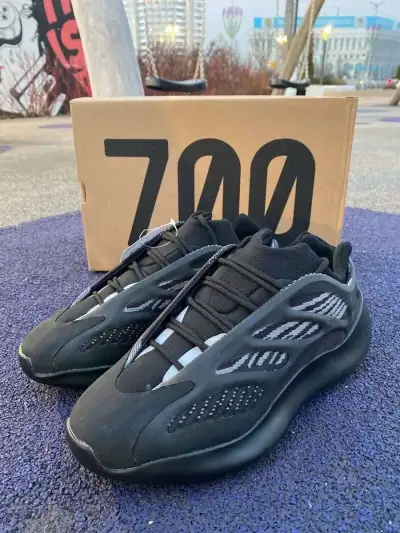 Coolkicks PKGoden Yeezy 700 V3 Alvah,H67799 review jayden 02
