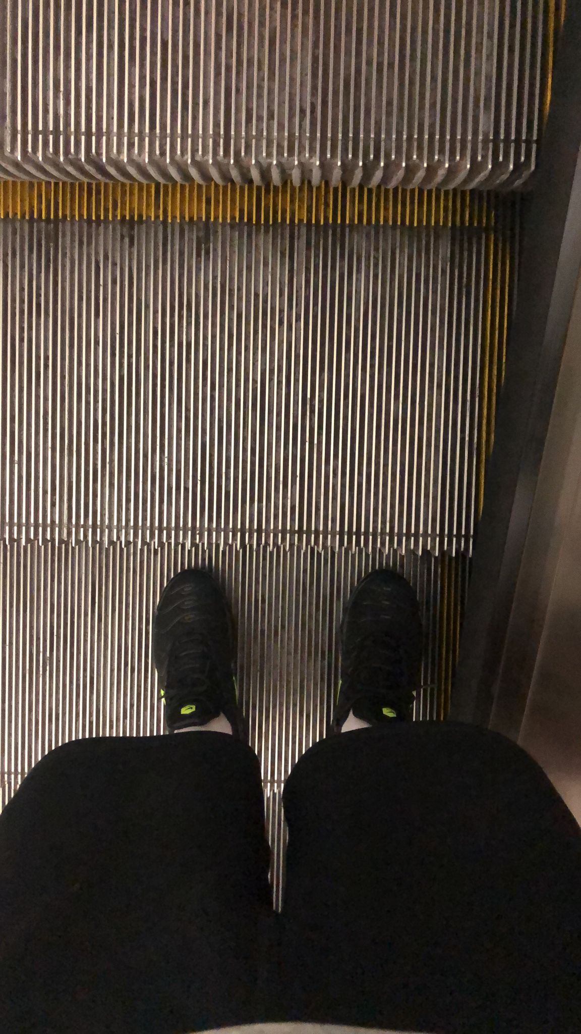 G5 Air Max Plus Black Volt Glow, AJ2013-001 review 0