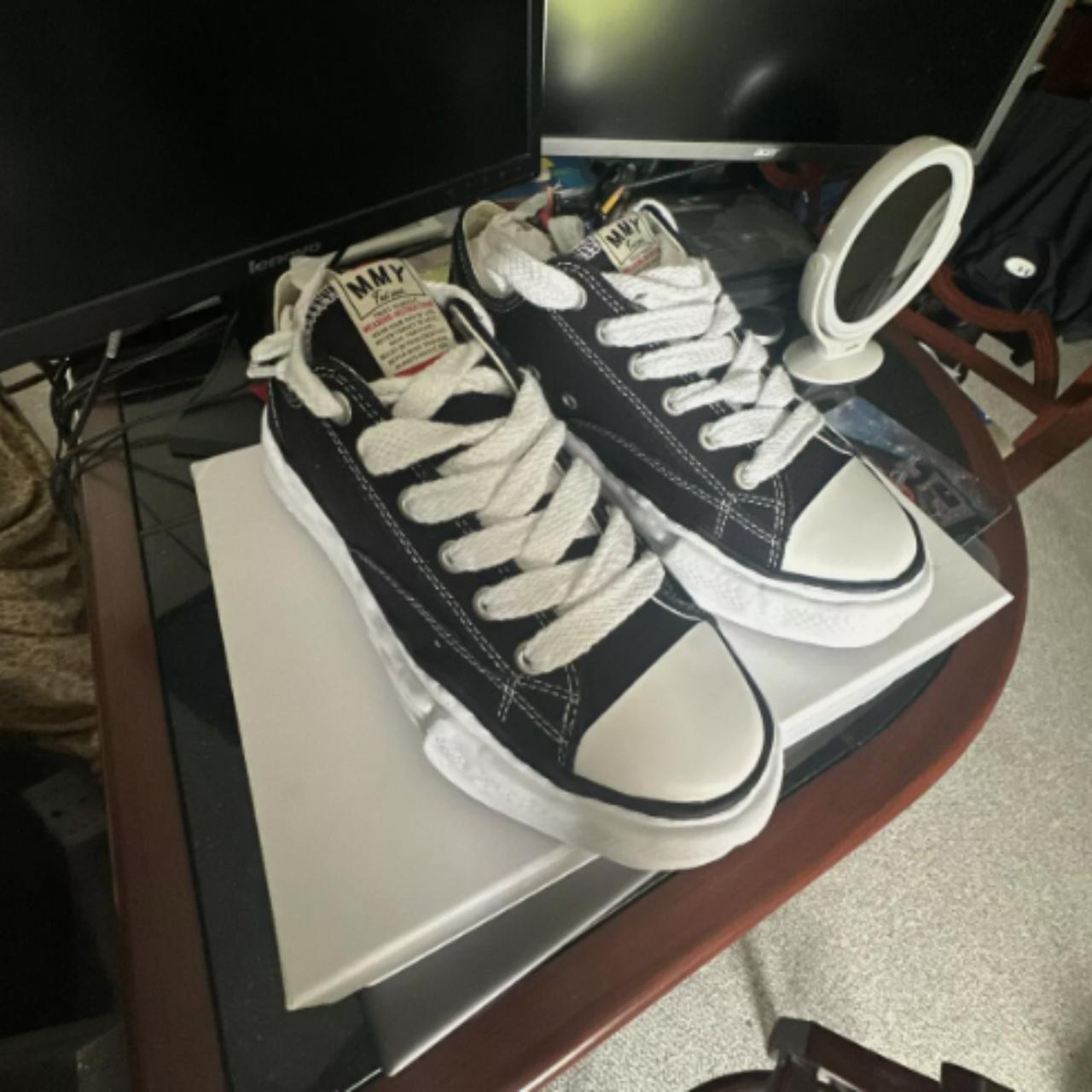 MIHARA YASUHIRO White Black,NO.722 review 0