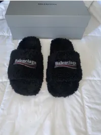 Balenciaga Furry Slide Black/White/Pink/Grey review 0