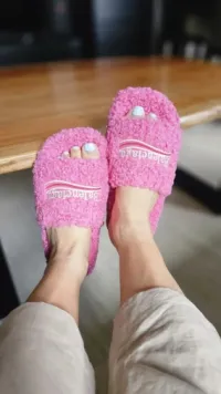 Balenciaga Furry Slide Black/White/Pink/Grey review 0