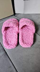 Balenciaga Furry Slide Black/White/Pink/Grey/Red/Green/Blue review Donald Compton