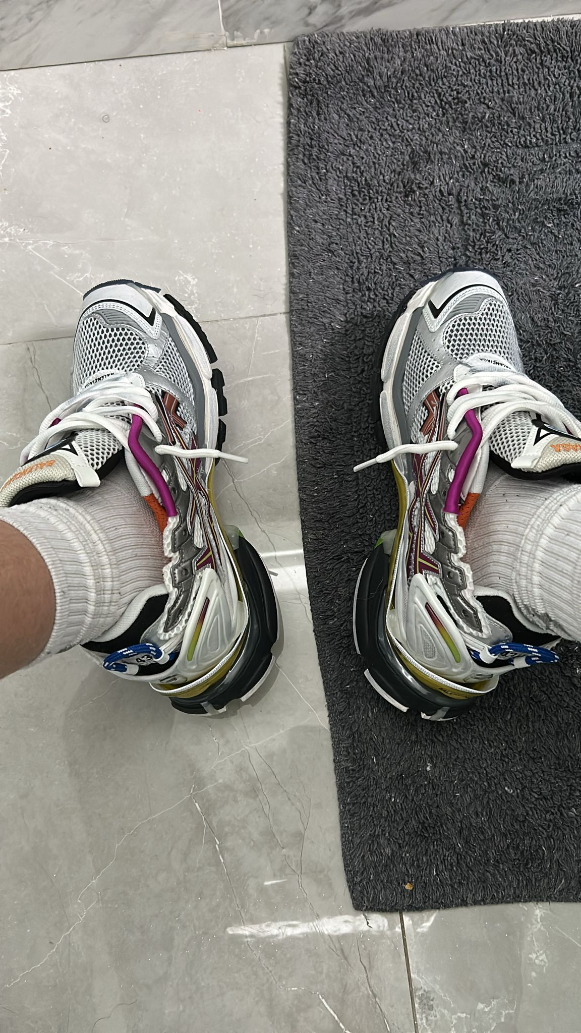 PKGoden Balenciaga 7th Runner Silver Purple 677403W3RB68123 review feedback from whatsapp customer 01