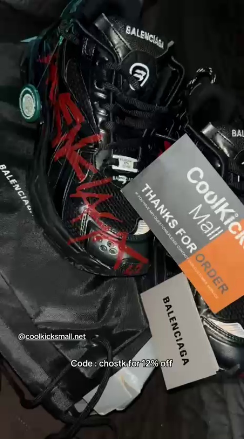 PKGoden Balenciaga Runner Black And Red Characters 677402 W3RB1 0102  review 