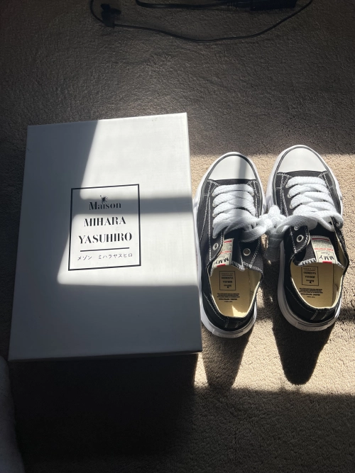 MIHARA YASUHIRO White Black,NO.722 review 