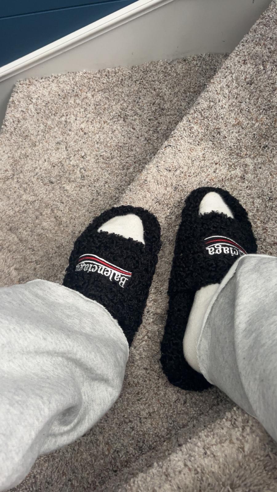 Balenciaga Furry Slide Black/White/Pink/Grey/Red/Green/Blue review 0