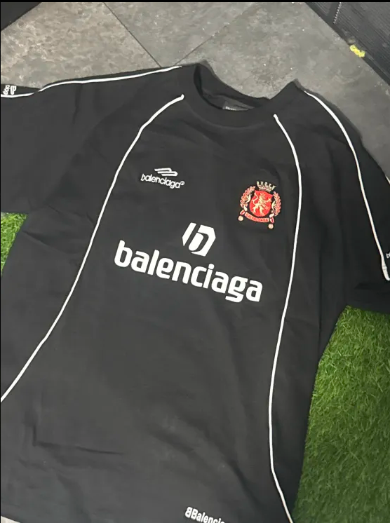 Balenciaga joint Manchester United football embroidered T-Shirts Black review 0
