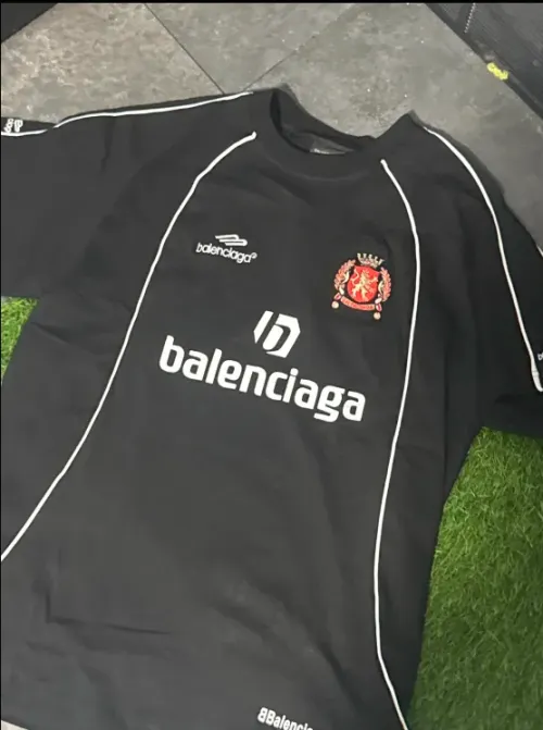 Balenciaga joint Manchester United football embroidered T-Shirts Black review 