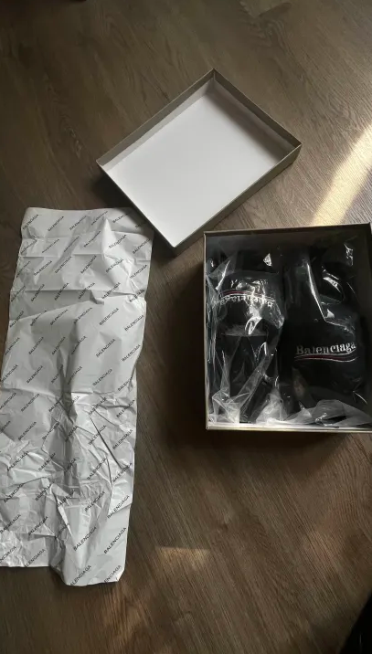 Balenciaga Furry Slide Black/White/Pink/Grey/Red/Green/Blue review 2