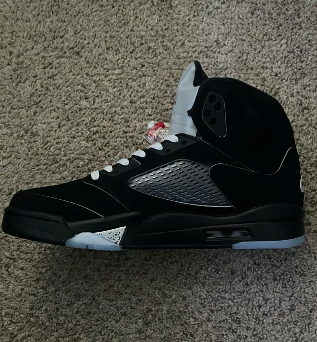 PKGoden Air Jordan 5 Black Metallic Reimagined HF3975-001(2024) review Andrada 01