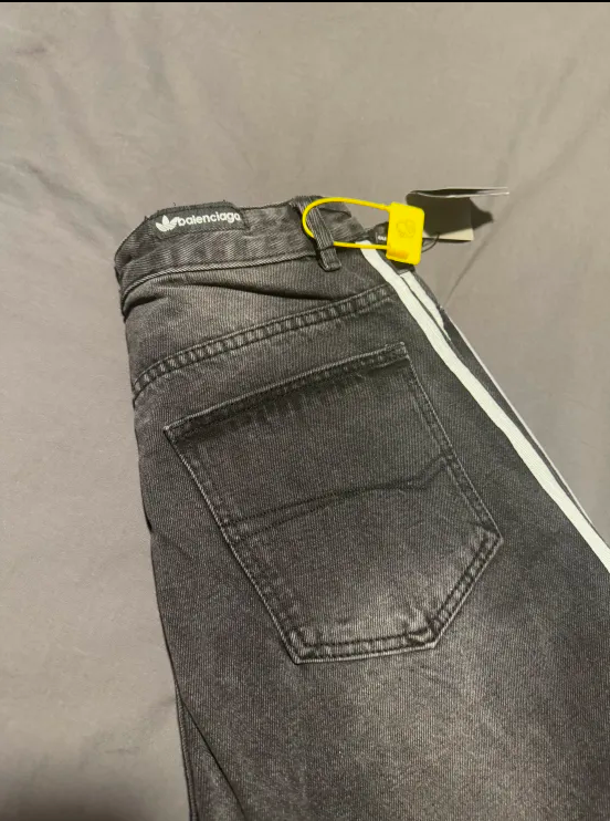Balenciaga/Adidas joint three-bar ribbon washed Jeans 1 review 1