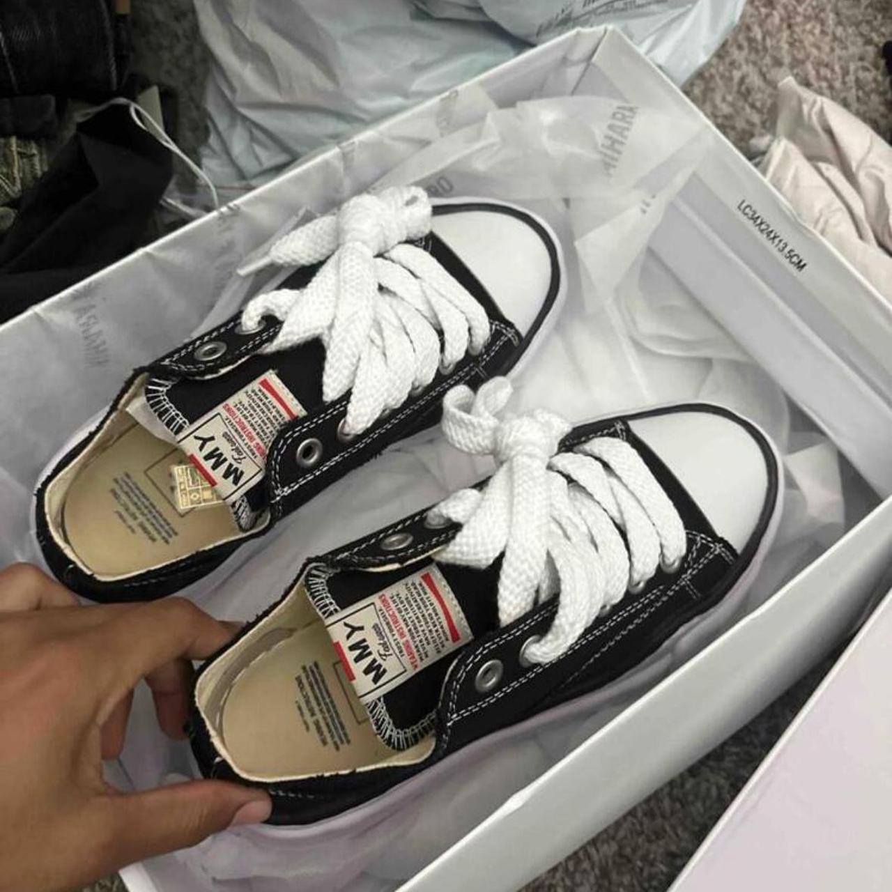 MIHARA YASUHIRO White Black,NO.722 review 0