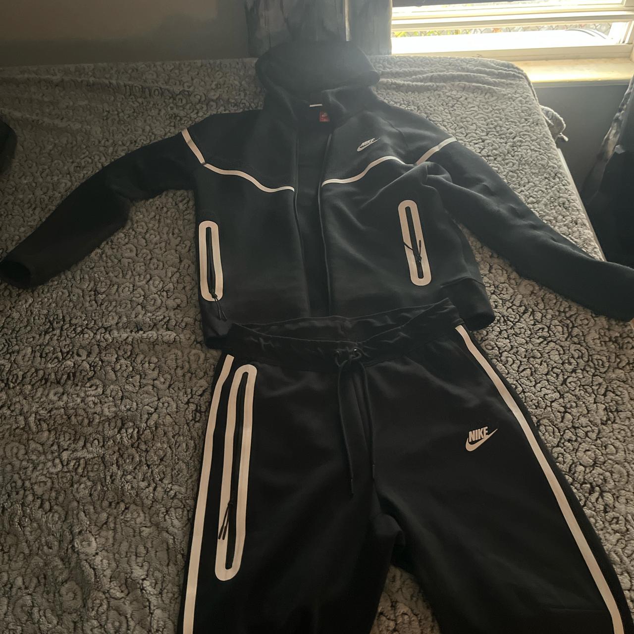 Nike Sportswear Tech Fleece Full Zip Hoodie & Joggers Reflective Details Set Black Bemis Silver review 0