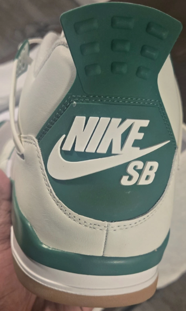 PKGoden Air Jordan 4 Retro SB Pine Green, DR5415-103 review 1