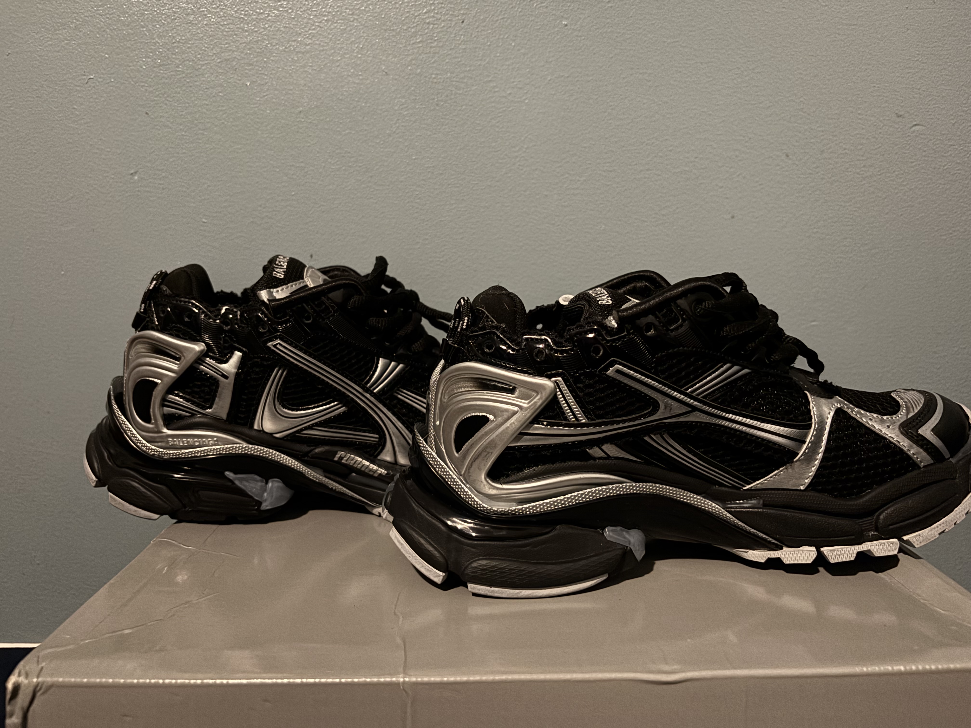 PKGoden Balenciaga Runner Sneaker Black Silver review Darien 03