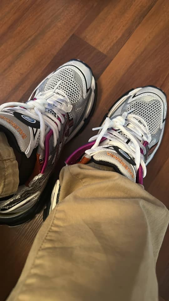 PKGoden Balenciaga 7th Runner Silver Purple 677403W3RB68123 review feeback from whatsapp customer 01