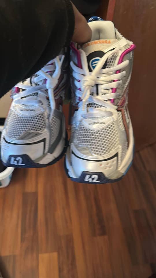 PKGoden Balenciaga 7th Runner Silver Purple 677403W3RB68123 review feeback from whatsapp customer 00