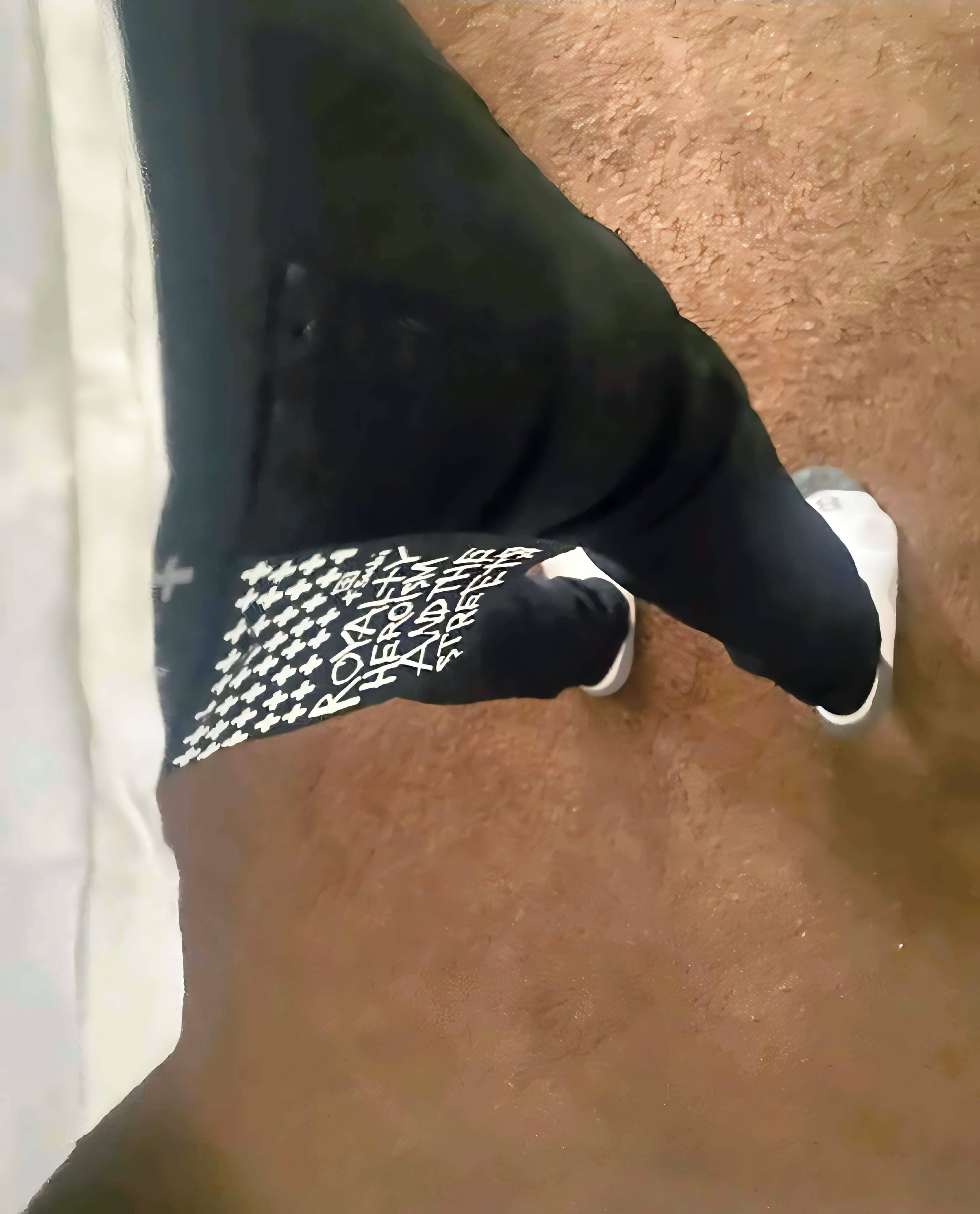 Denim Tears hoodie Cotton Wreath Hooded Black Monochrome review LJAYY 02