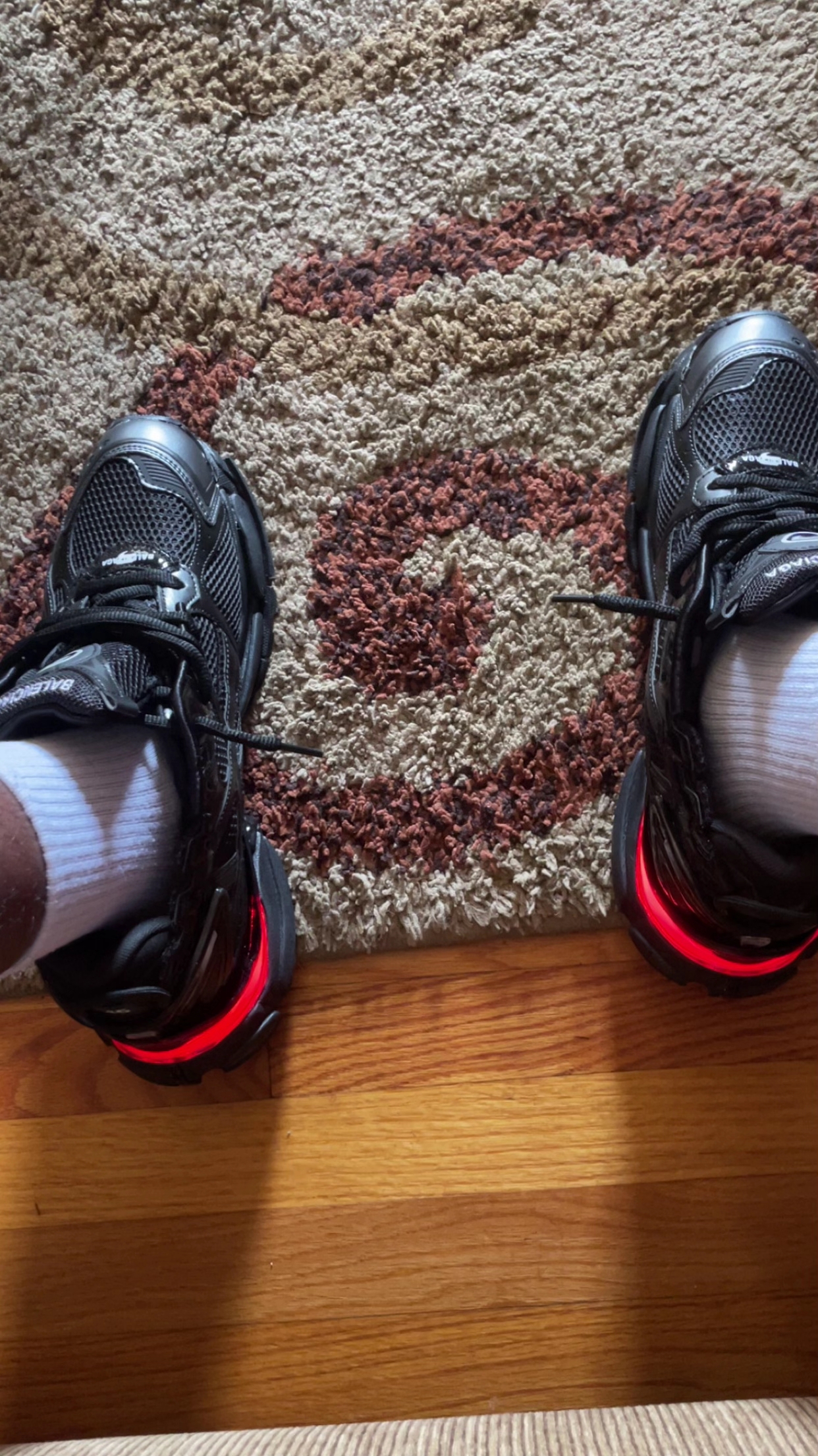 Flash Sale |  PKGoden Balenciaga Runner Black in LED 853225 WRNLD 1000 review adwnal
