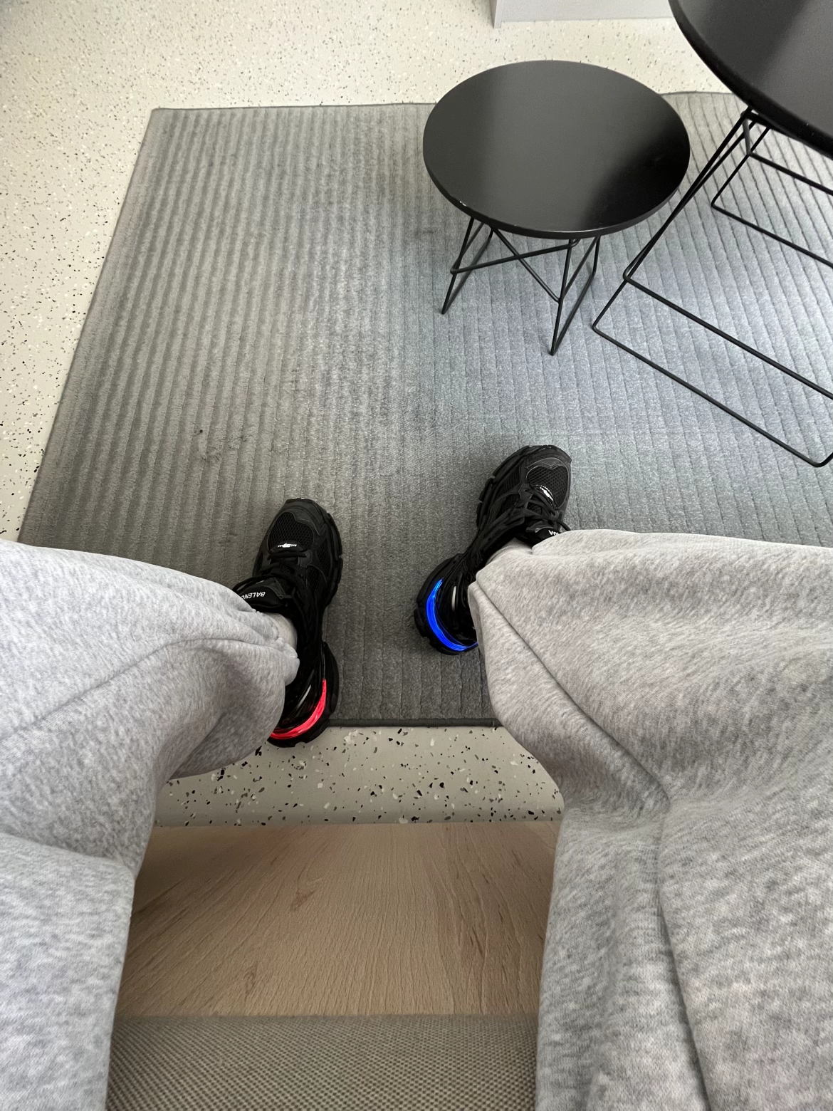 Flash Sale |  PKGoden Balenciaga Runner Black in LED 853225 WRNLD 1000 review wdmwo