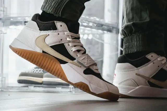 Be the first to take a closer look at the original Travis Scott x Jordan Brand sneakers Jumpman Jack Trainer on-feet photos