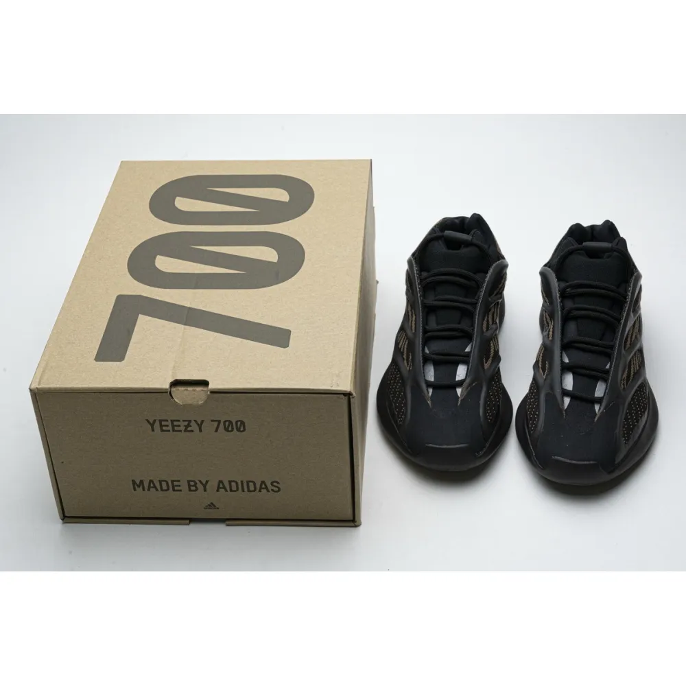 H12 Yeezy 700 V3 Clay Brown, GY0189