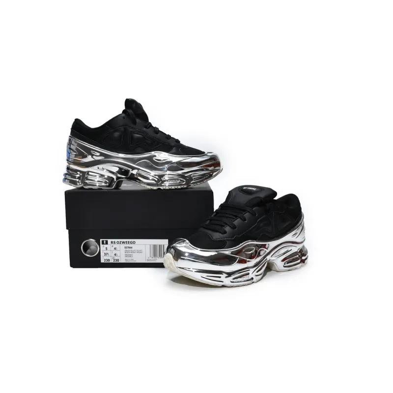 PK Ozweego Raf Simons Core Black Silver Metallic, EE7944