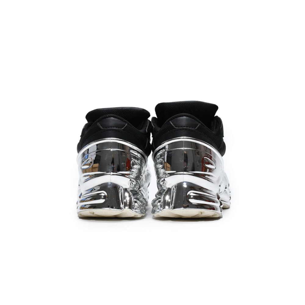 PK Ozweego Raf Simons Core Black Silver Metallic, EE7944